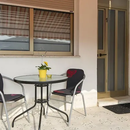 Heli 1280 Apartment
