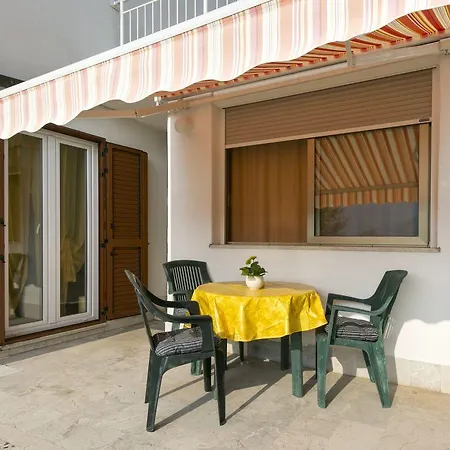 Heli 1280 Apartment Rabac